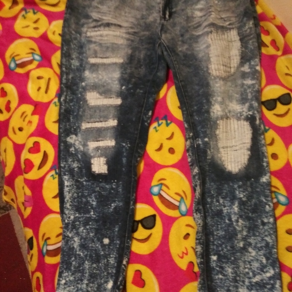Women's jeans size 22 very stylish, rips very nice
